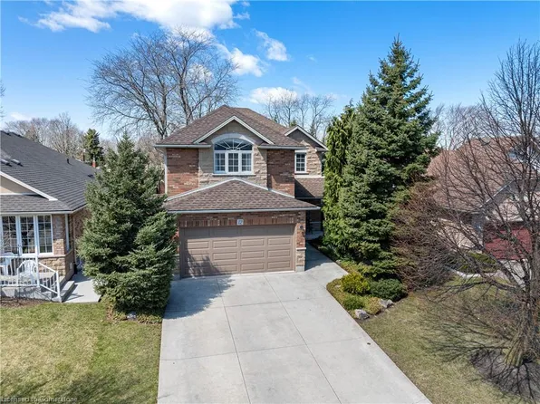 12 Aspen Dr, Grimsby, ON L3M 5L8