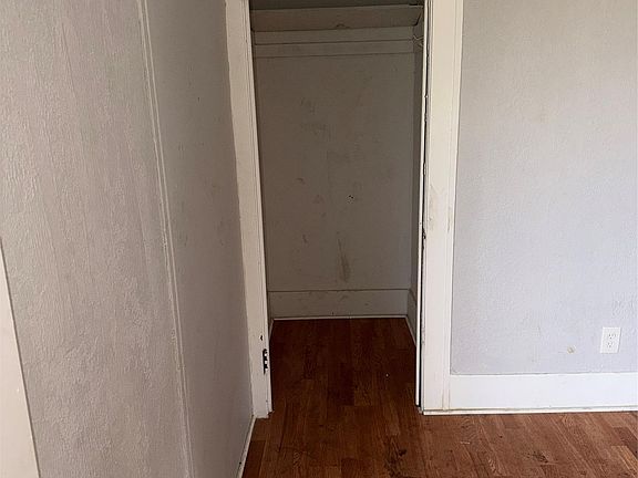 2nd image of 2174 Springle St