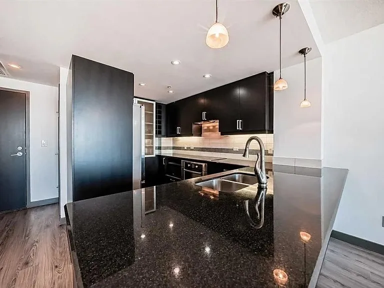 888 4th Ave SW #1902 — Photo 9