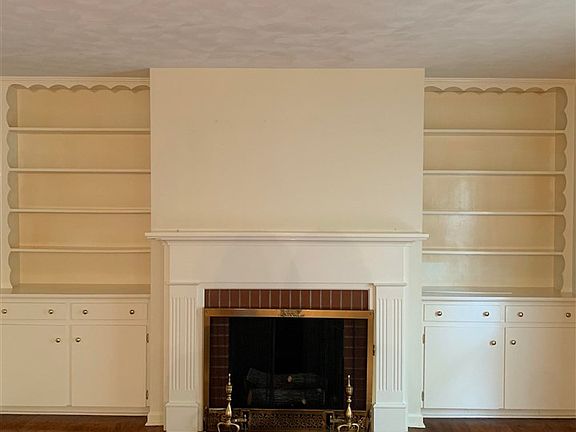 4th image of 800 Hampton Dr