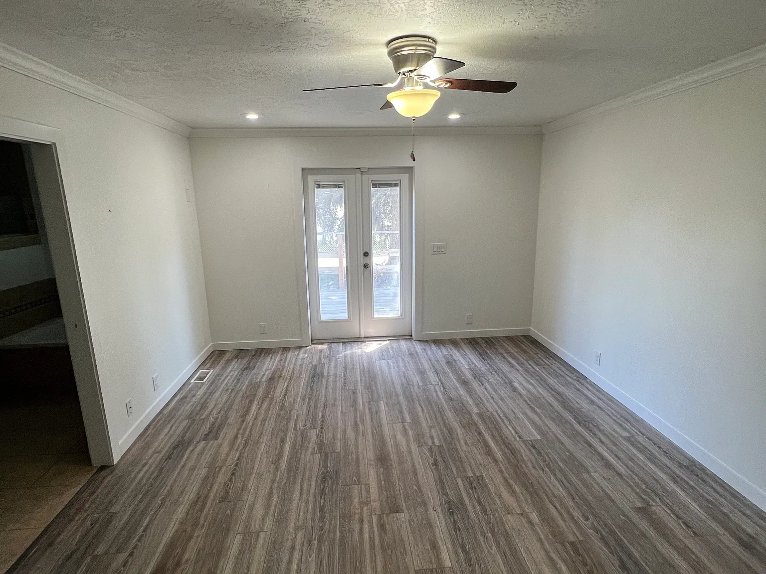 3 bed, 2690 sqft, $1,900 — Photo 3