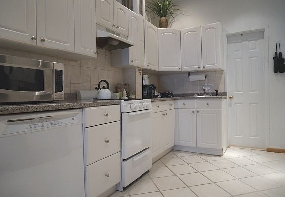 3rd image of 330 E 73rd St APT 12A