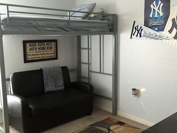 5th image of 204 Majestic Oak Cir