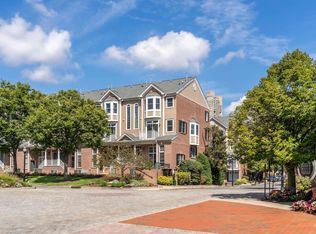 402 Kingston Ct, West New York, NJ 07093