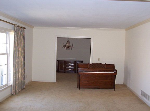 5th image of 478 Colony Dr