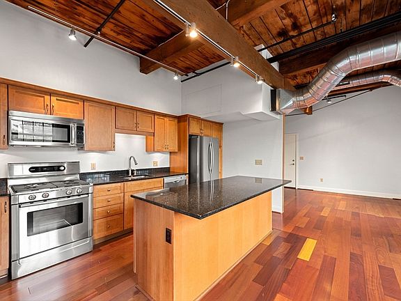 4th image of 15 Cedar St Unit 37