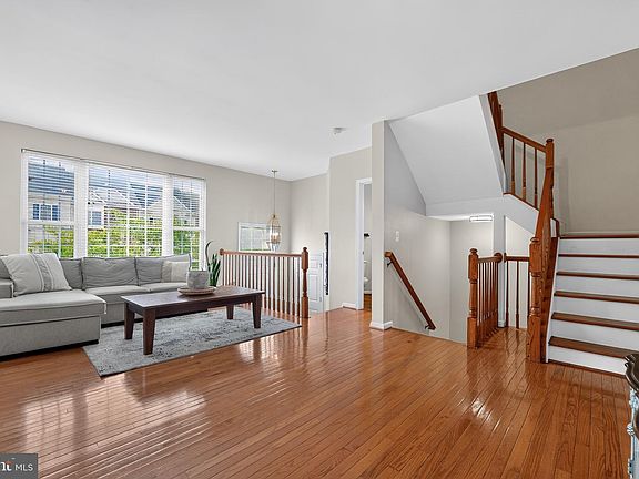 4th image of 9819 Cheshire Ridge Cir