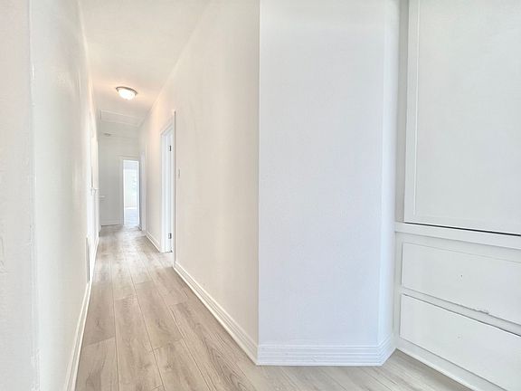 4th image of 707 W 48th St #709-1/2