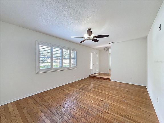 5th image of 8029 Gillette Ct