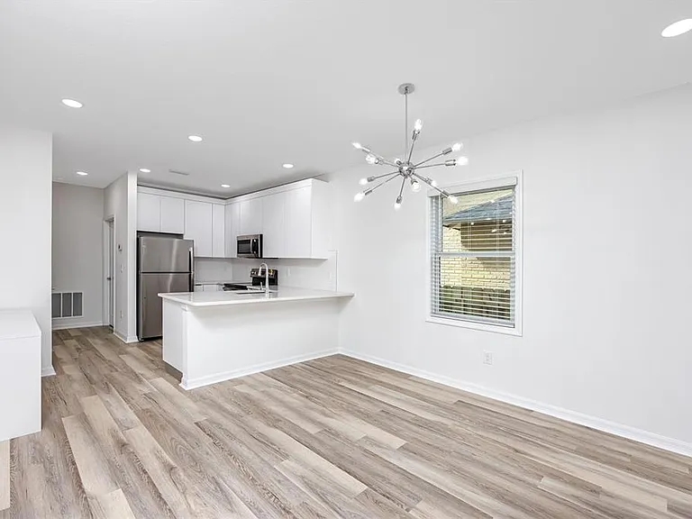 915 E 15th Ave #1 — Photo 13