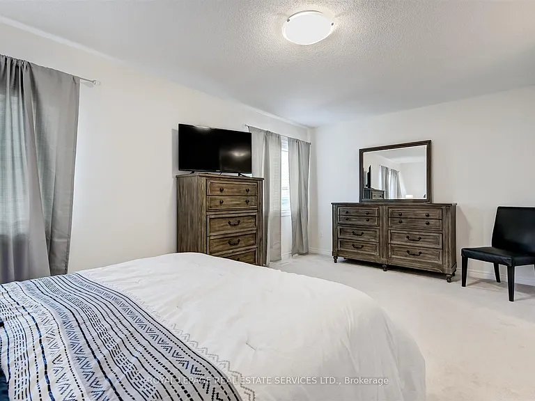 27 Erinview Ter — Photo 14