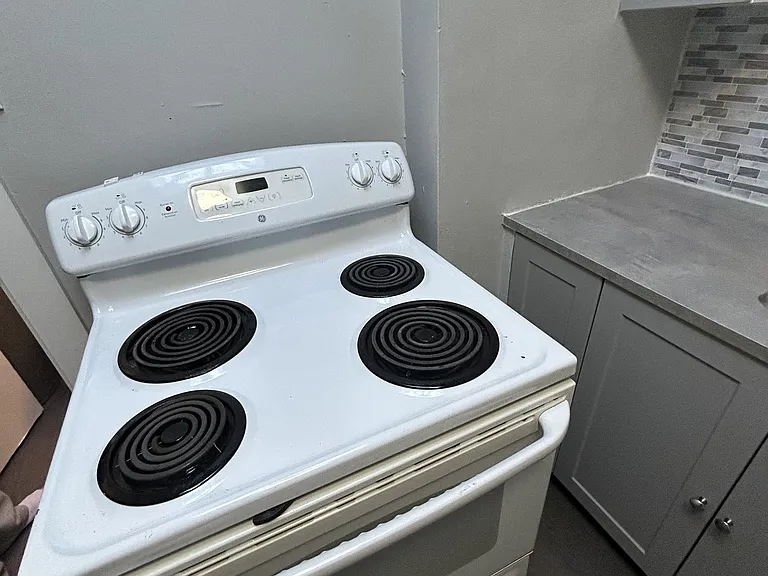 10140 Yonge St #5 — Photo 5