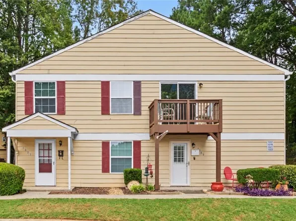 1321 Surrey Ln SW, Marietta, GA 30008