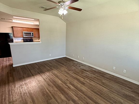 4th image of 634 Paseo Del Plata #B