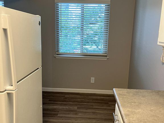 5th image of 2618 27th St APT 7