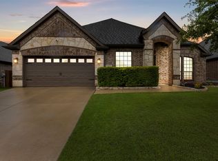 354 Wolf Creek Dr, Waxahachie, TX 75165