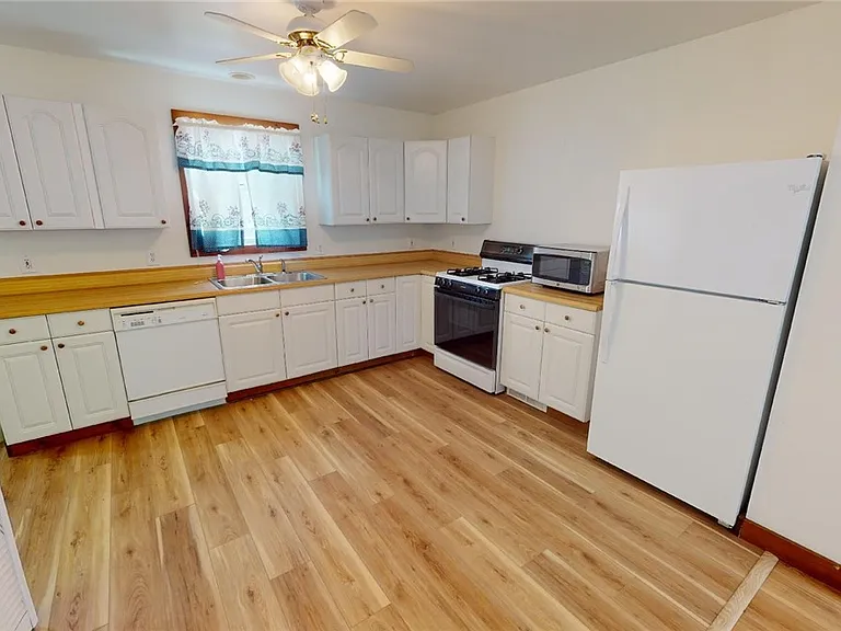 357 Lowden Point Rd — Photo 9
