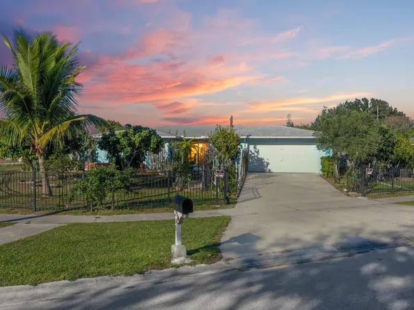 205 NE Ardsley Drive, Port St Lucie, FL 34983