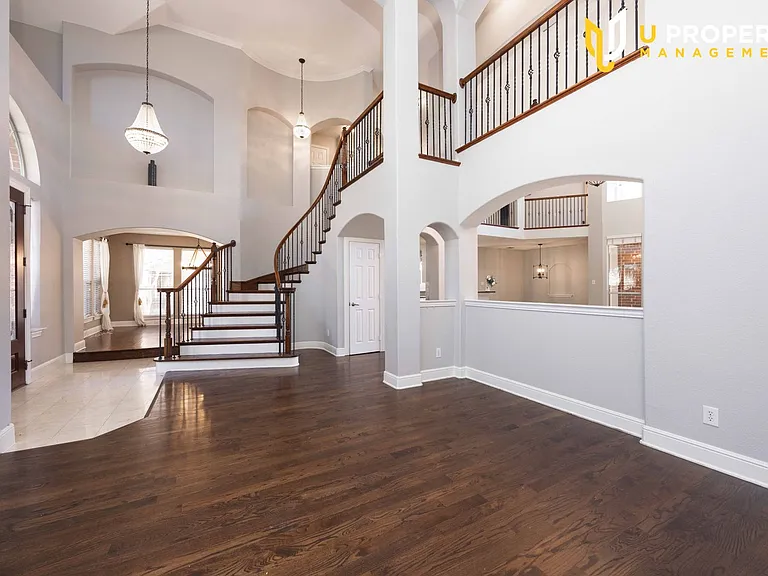 1687 Sandstone Dr — Photo 2