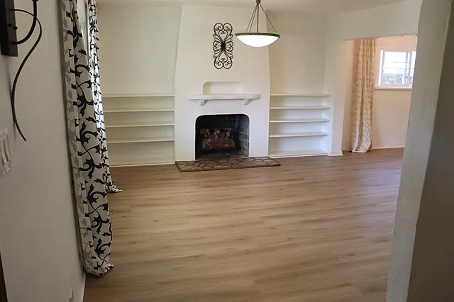 244 S Parkwood Ave — Photo 3
