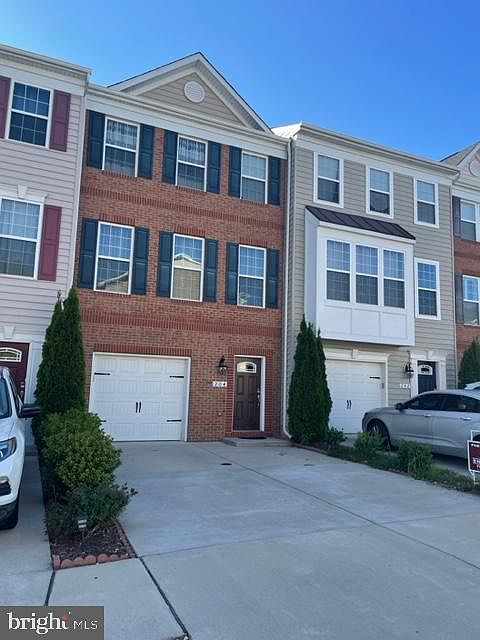 1st image of 204 Hidden Brook Dr
