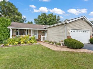 1886 Loganberry Ln, Crown Point, IN 46307