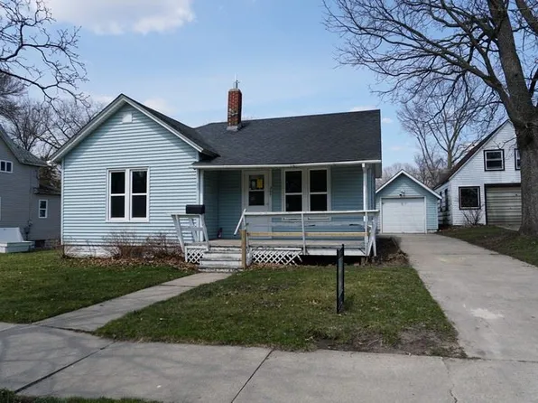 305 7th Ave, Charles City, IA 50616