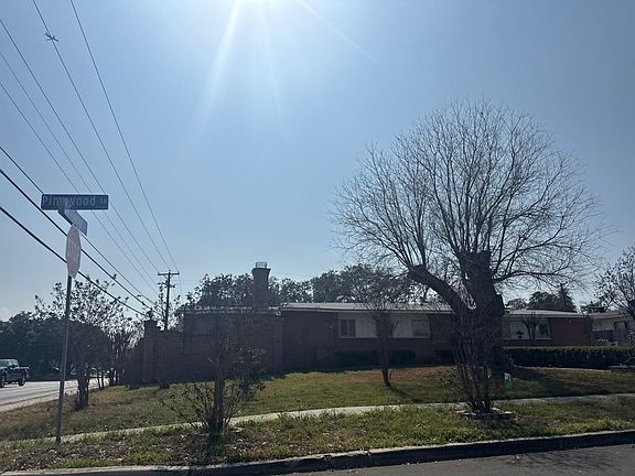 5th image of 238 Pinewood Ln