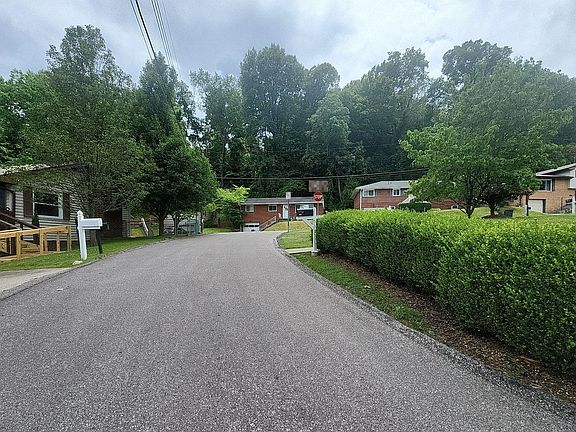 4th image of 515 Spotswood Dr