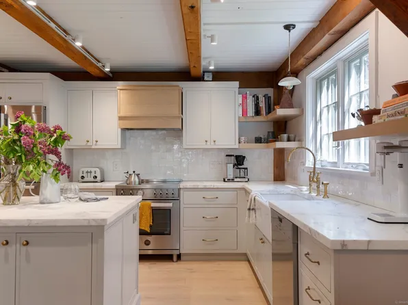 8 Twixt Road, Cornwall, CT 06753