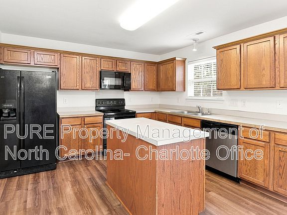 5th image of 1223 Ben Livingston Rd