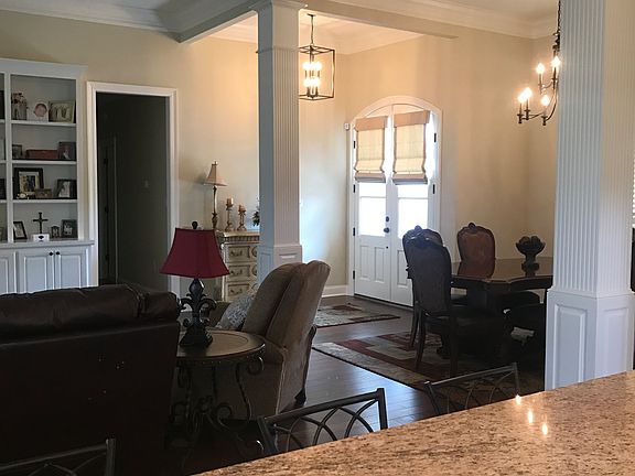 2nd image of 441 Alyssa Ct