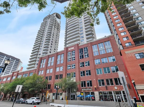 10152 104th St NW #2902, Edmonton, AB T5J 0B6
