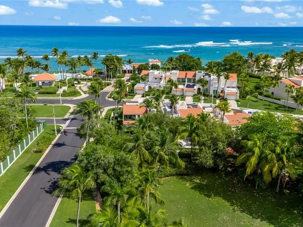 53 CALLE ARRECIFE, DORADO, PR 00646
