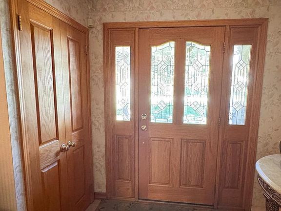 5th image of 2145 Edgehill Rd