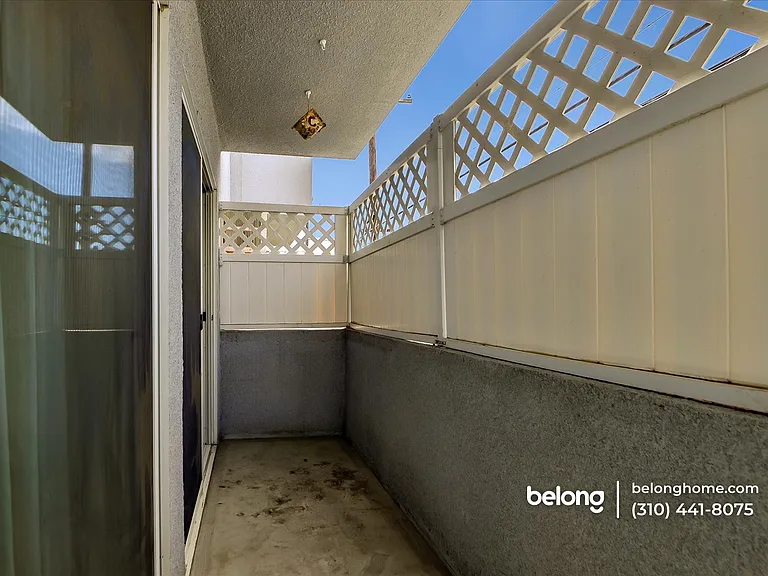 2223 S Bentley Ave #104 — Photo 31