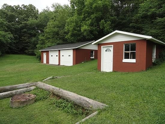 2nd image of 4596 Rock Creek Rd