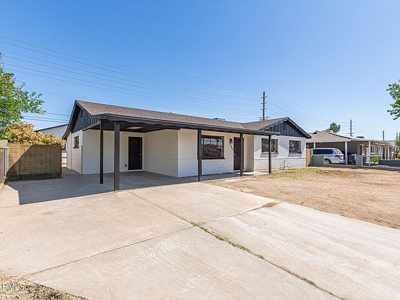 3rd image of 2426 W DIANA Avenue