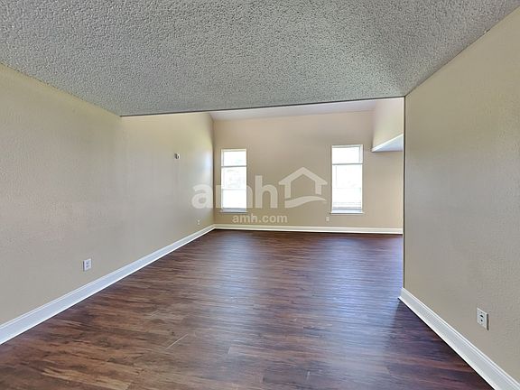 4th image of 368 Harts Ford Way