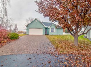 12 Marigold Loop, Pasco, WA 99301