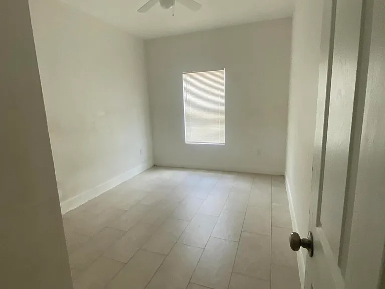 2604 NW 20th St — Photo 7