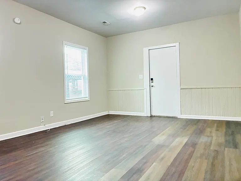 819 Buffalo St — Photo 11