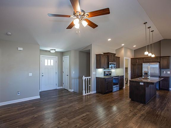 4th image of 8875 Regina Ln