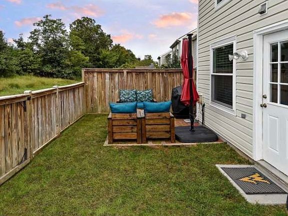 4th image of 22364 Stablehouse Dr
