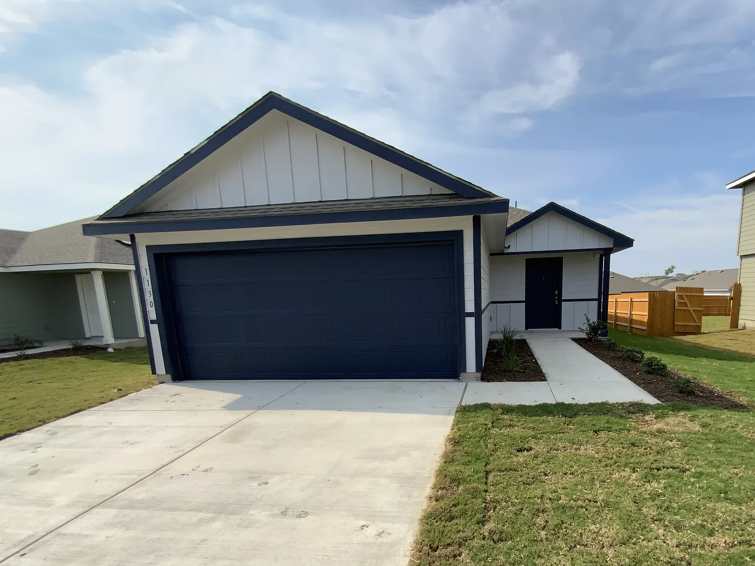 4 bed, 1572 sqft, $1,800 — Photo 1