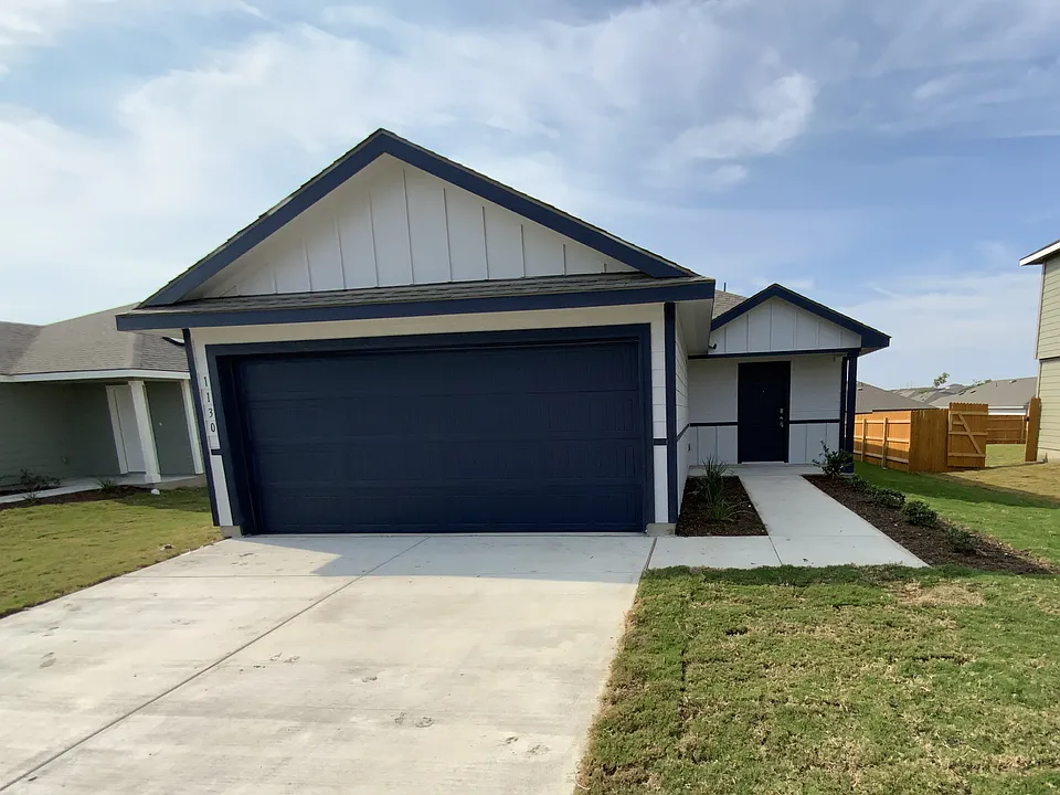 1130 Newey Cir