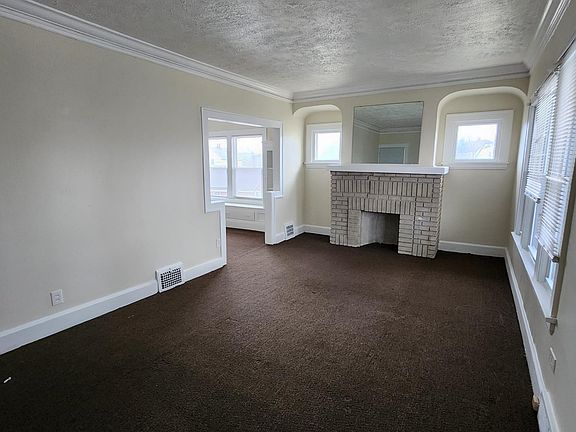 2nd image of 4646 Blythin Rd #Up