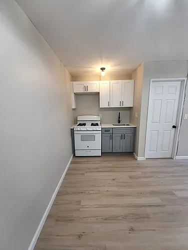483 Lakeside Ave #1R Photo 1