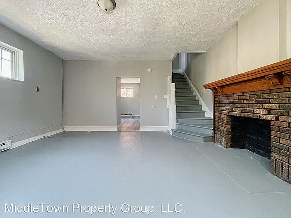 4th image of 300 S 12th St #1