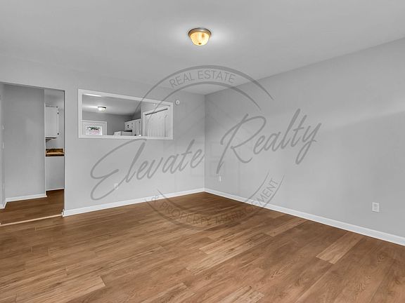 5th image of 109 Cloverdale Dr #A
